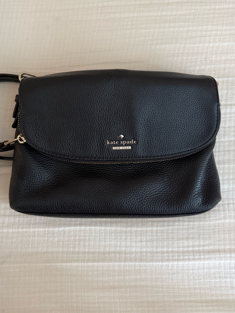 kate spade Black Pebbled Leather Crossbody with magnetic closure- GUC